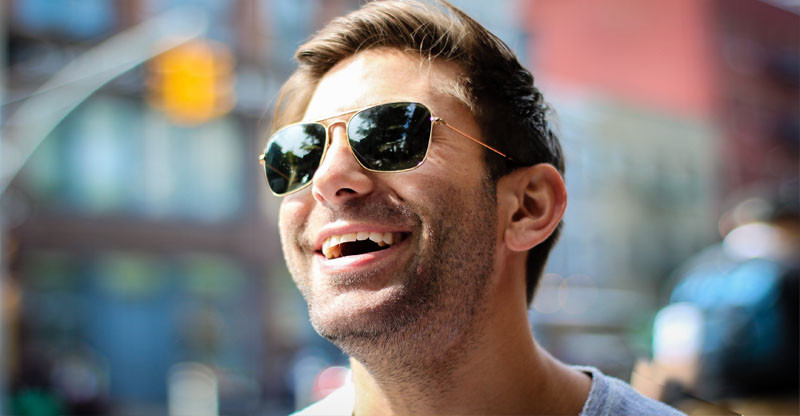 Flotte herresolbriller med polariserede linser