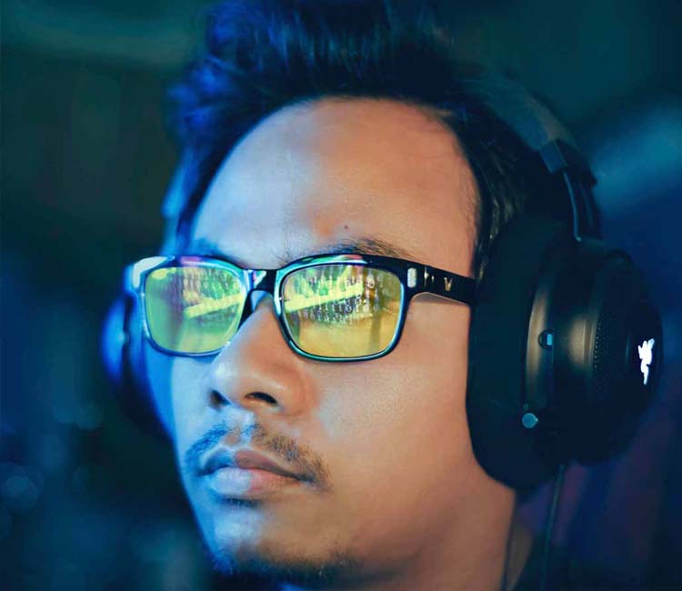 Køb gaming briller til både kvinder og mænd