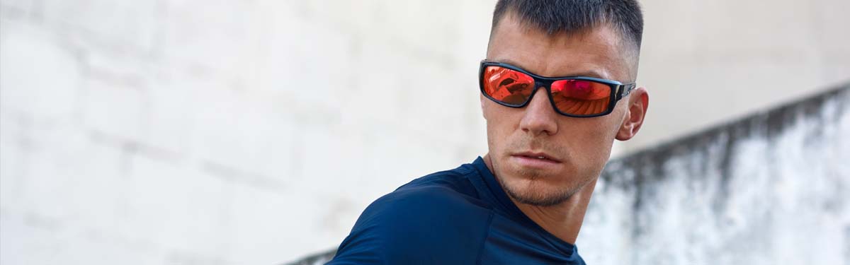 Sportssolbriller med polaroide linser